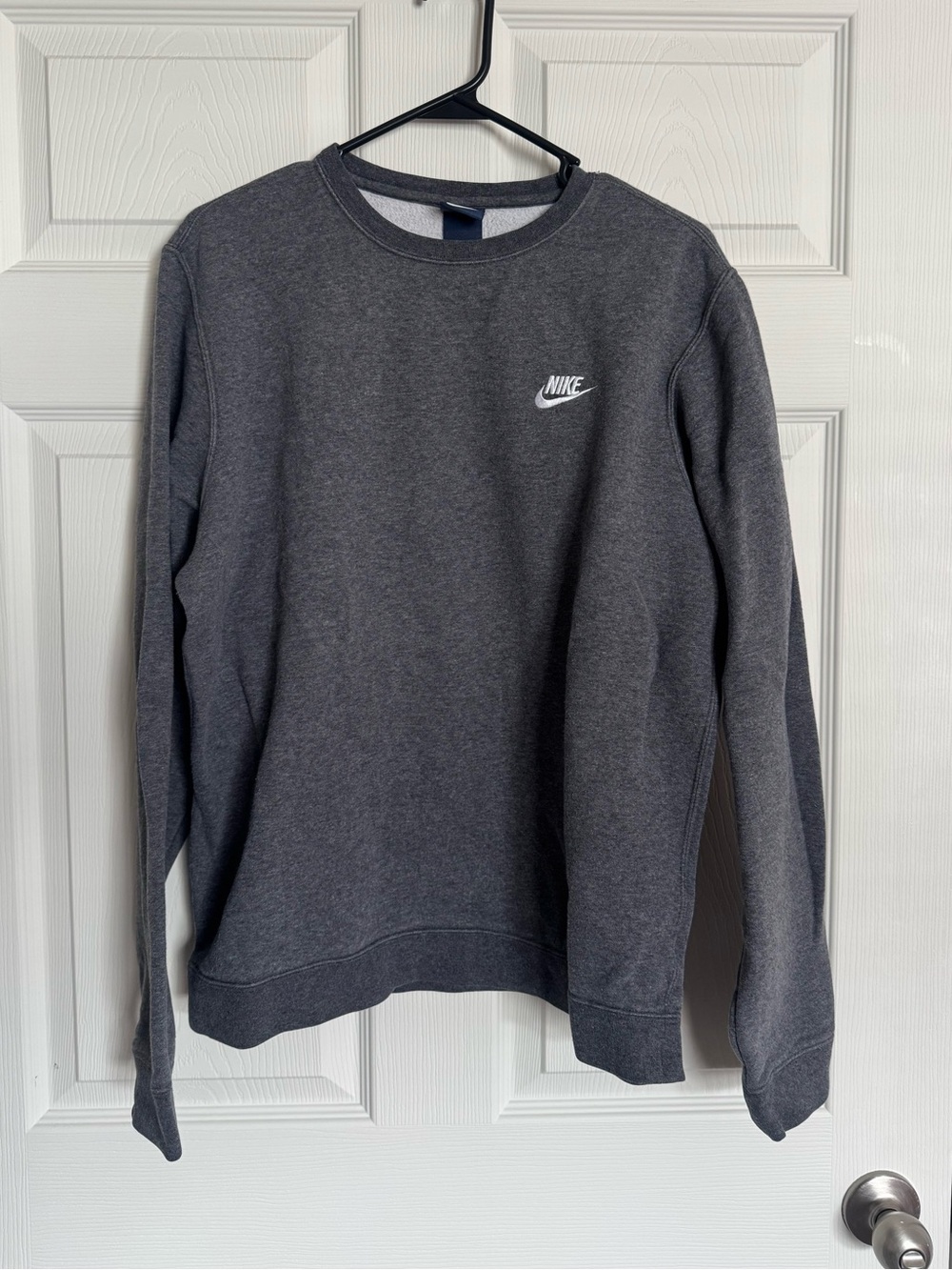 Nike Men’s Charcoal Gray Crewneck Sweatshirt
